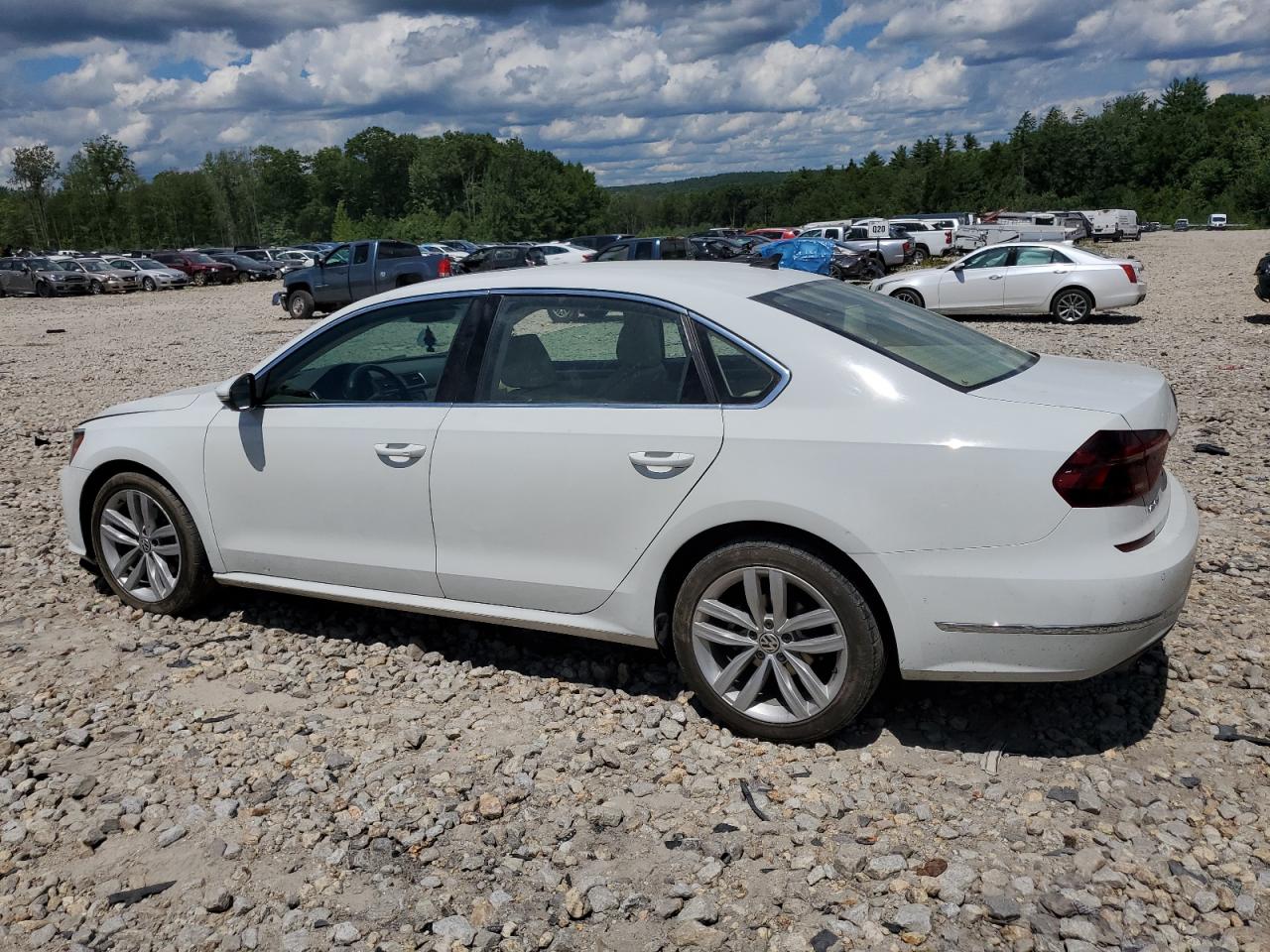 1VWBA7A35JC041681 2018 VOLKSWAGEN PASSAT - Image 2