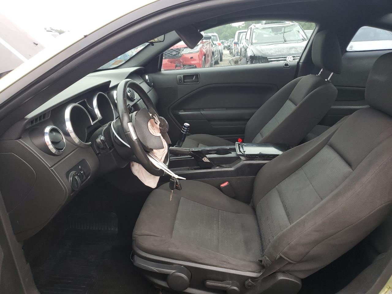 2006 Ford Mustang VIN: 1ZVFT80N865207398 Lot: 64780744