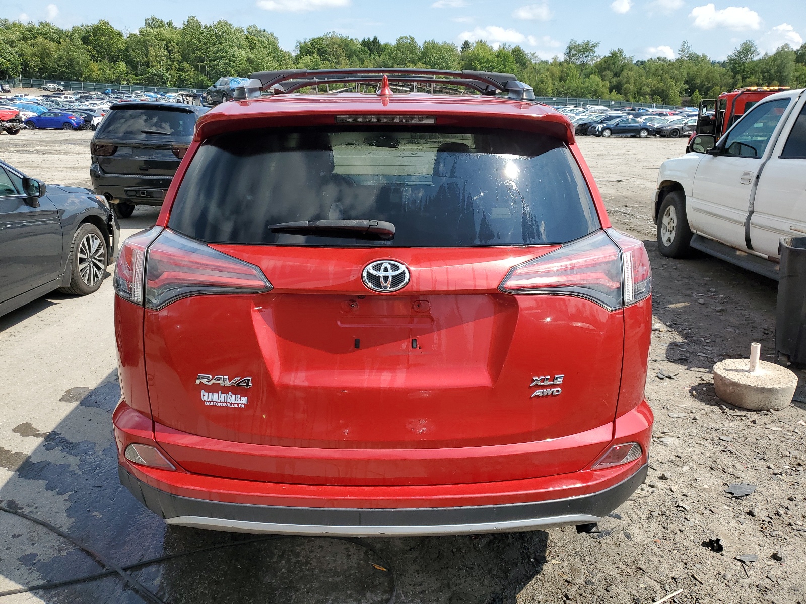 JTMRFREV3HJ144436 2017 Toyota Rav4 Xle