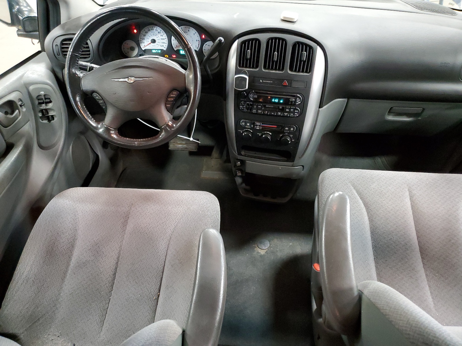 2C8GP54L95R582977 2005 Chrysler Town & Country Touring