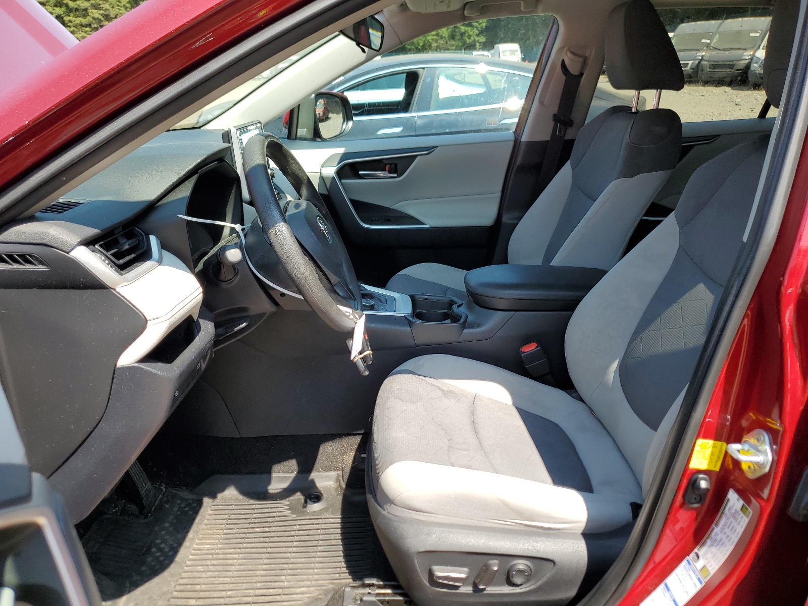 2T3RWRFVXKW046172 2019 Toyota Rav4 Xle