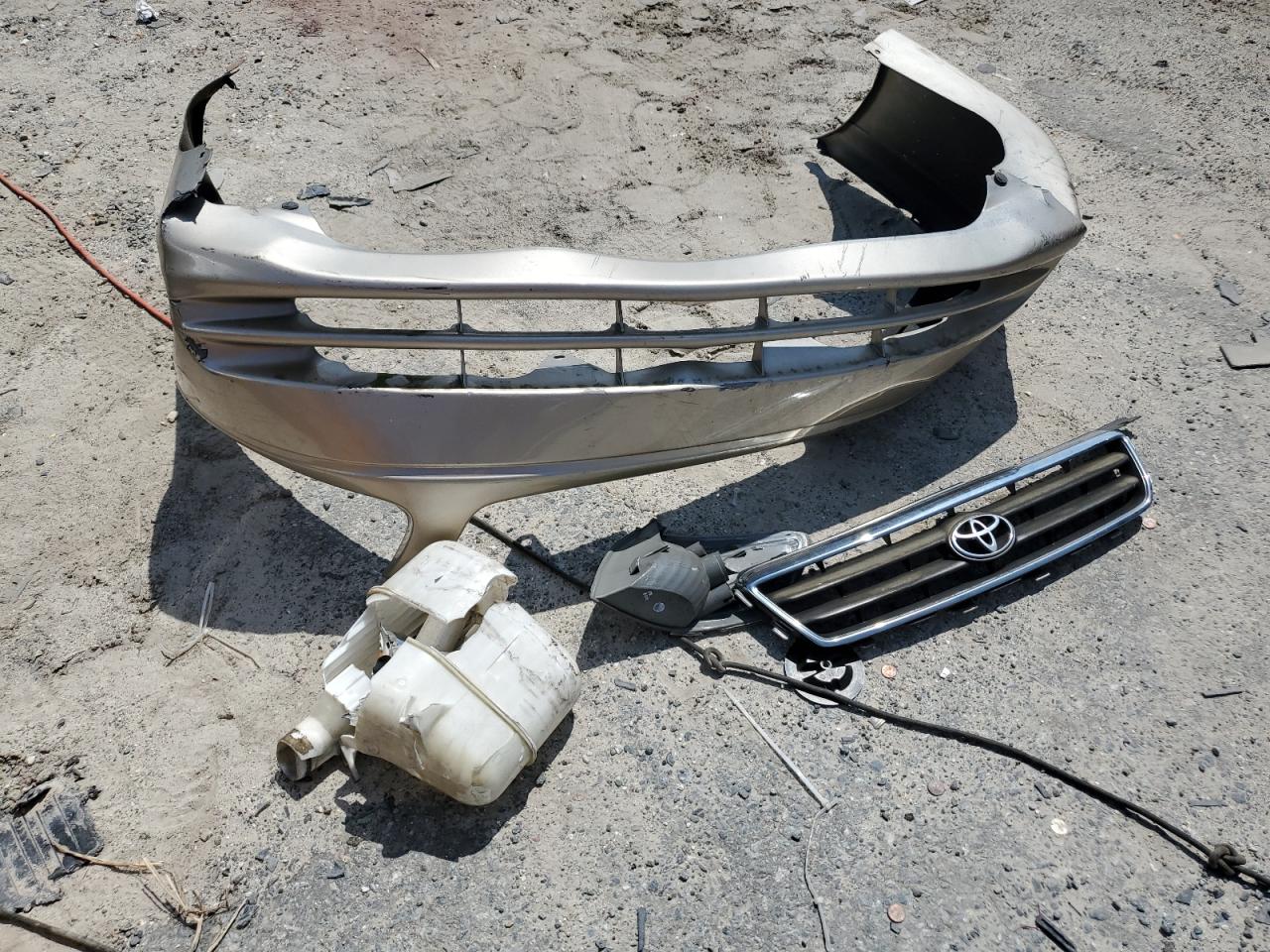 2000 Toyota Camry Ce VIN: 4T1BG22K8YU651780 Lot: 65325914