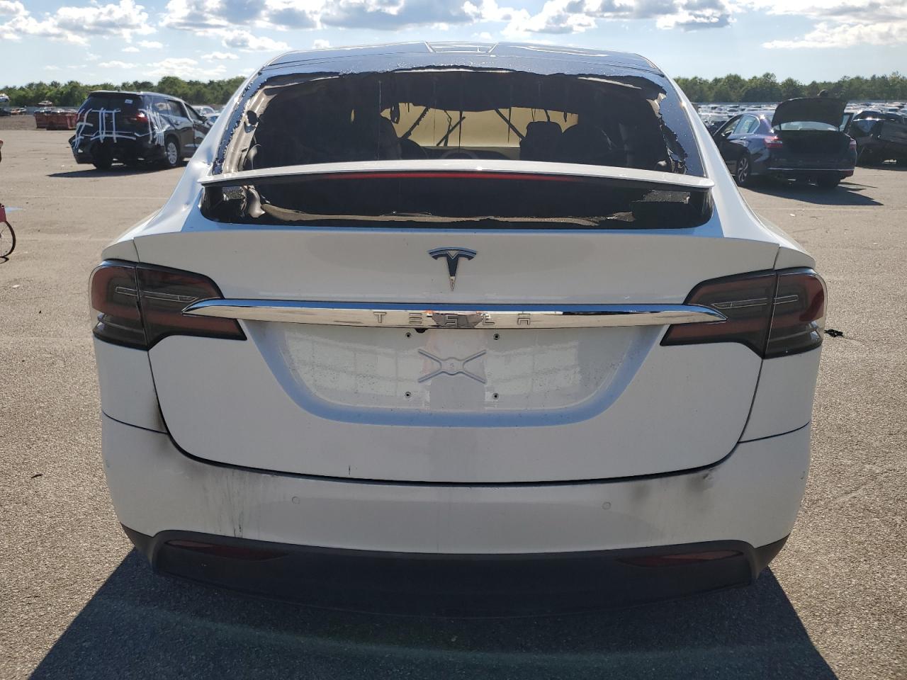 2018 Tesla Model X VIN: 5YJXCDE26JF141052 Lot: 61510704