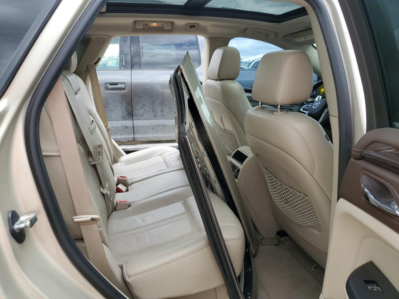 2015 Cadillac Srx Luxury Collection VIN: 3GYFNBE33FS547656 Lot: 64348354