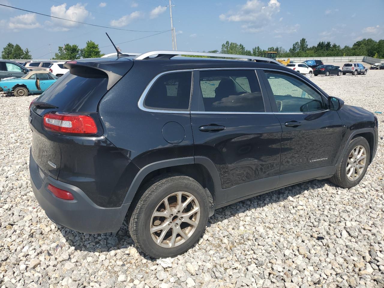 2015 Jeep Cherokee Latitude VIN: 1C4PJLCB7FW782197 Lot: 63181654