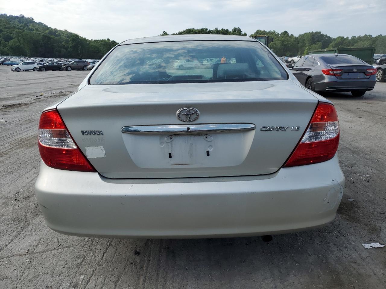 2002 Toyota Camry Le VIN: 4T1BE32K02U054447 Lot: 83296014