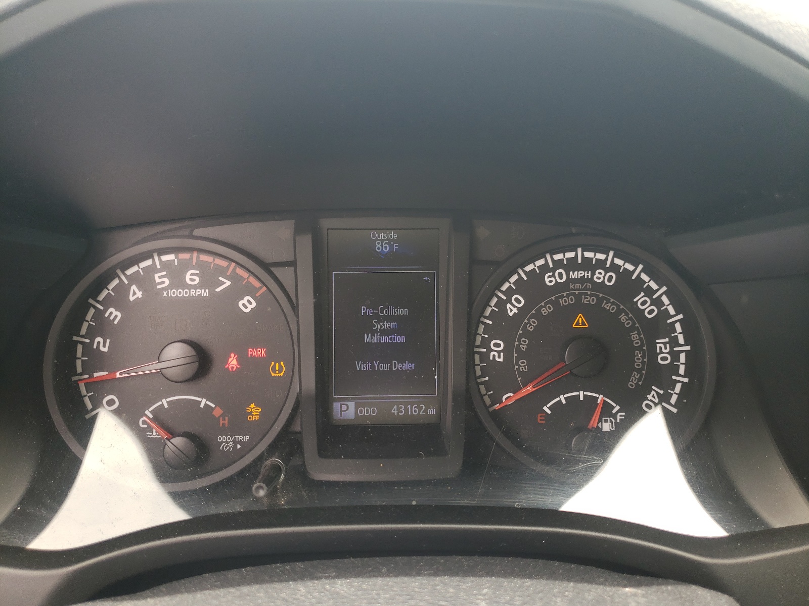 5TFRX5GN1JX111697 2018 Toyota Tacoma Access Cab