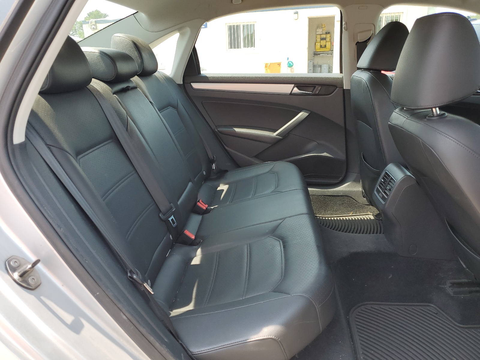 1VWBH7A37DC084290 2013 Volkswagen Passat Se