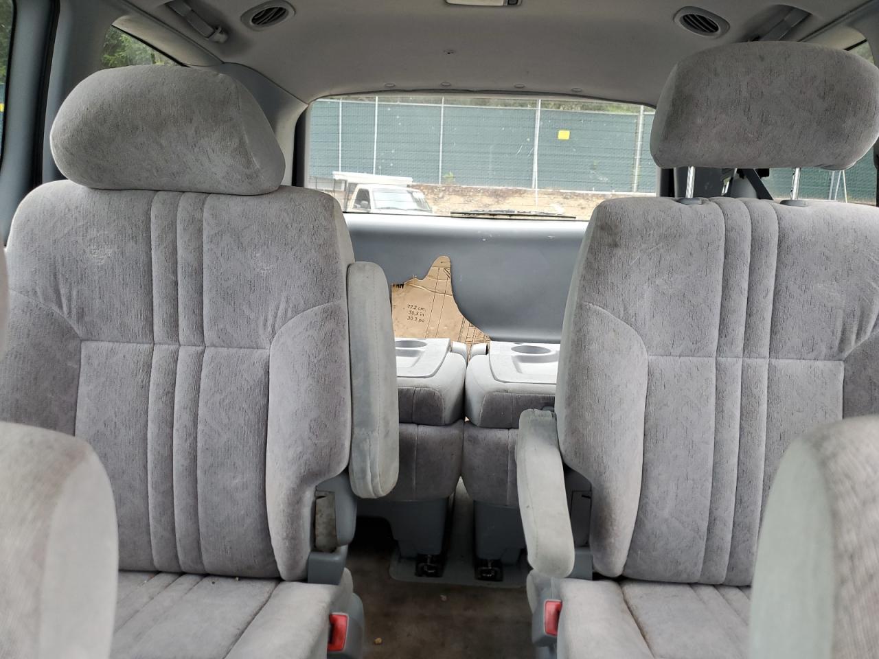 2000 Toyota Sienna Le VIN: 4T3ZF13C4YU308250 Lot: 59782734