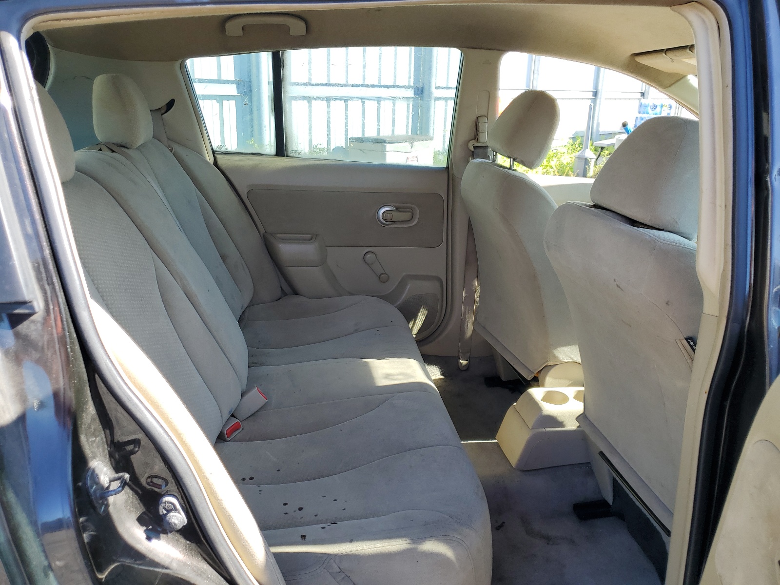 3N1BC1CP0BL446690 2011 Nissan Versa S