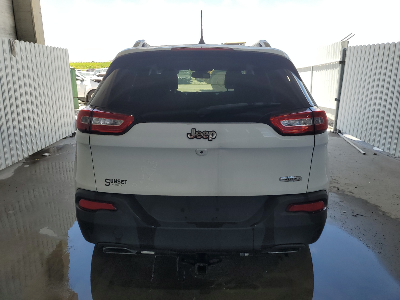 2018 Jeep Cherokee Latitude vin: 1C4PJLCX6JD524737