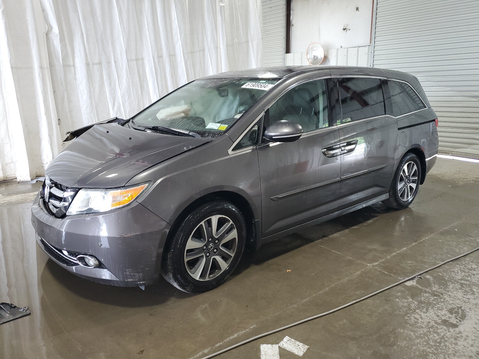 2014 Honda Odyssey Touring vin: 5FNRL5H90EB004766