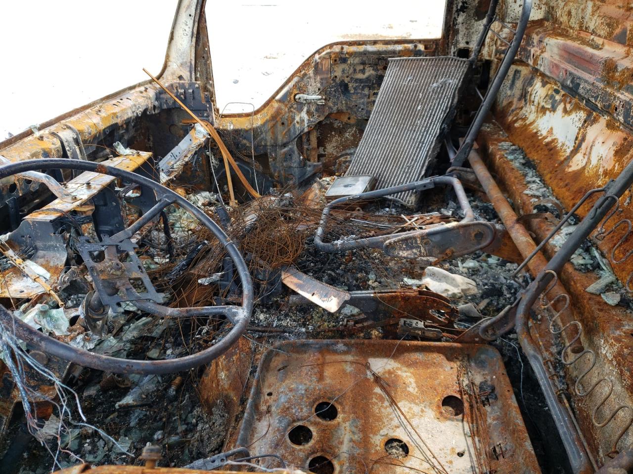 2004 Isuzu Nqr VIN: JALE5B14X47901215 Lot: 64696474