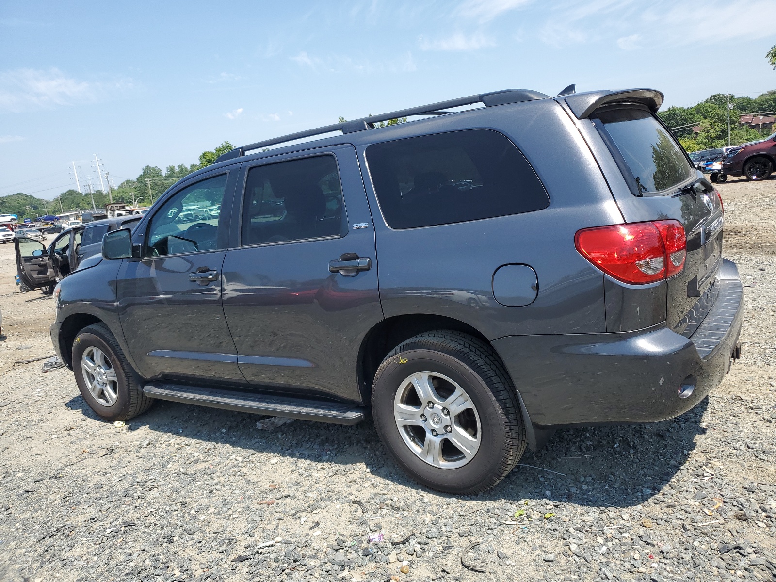 2016 Toyota Sequoia Sr5 vin: 5TDBY5G1XGS146670