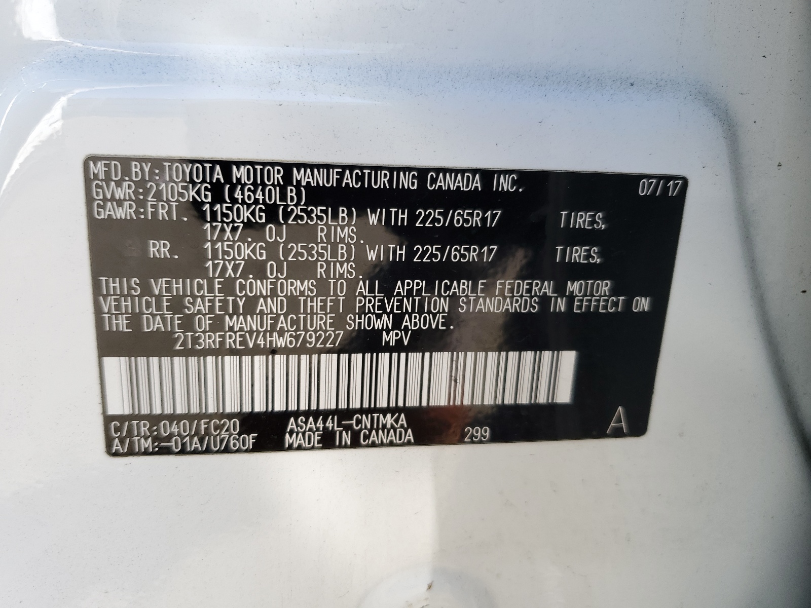 2T3RFREV4HW679227 2017 Toyota Rav4 Xle