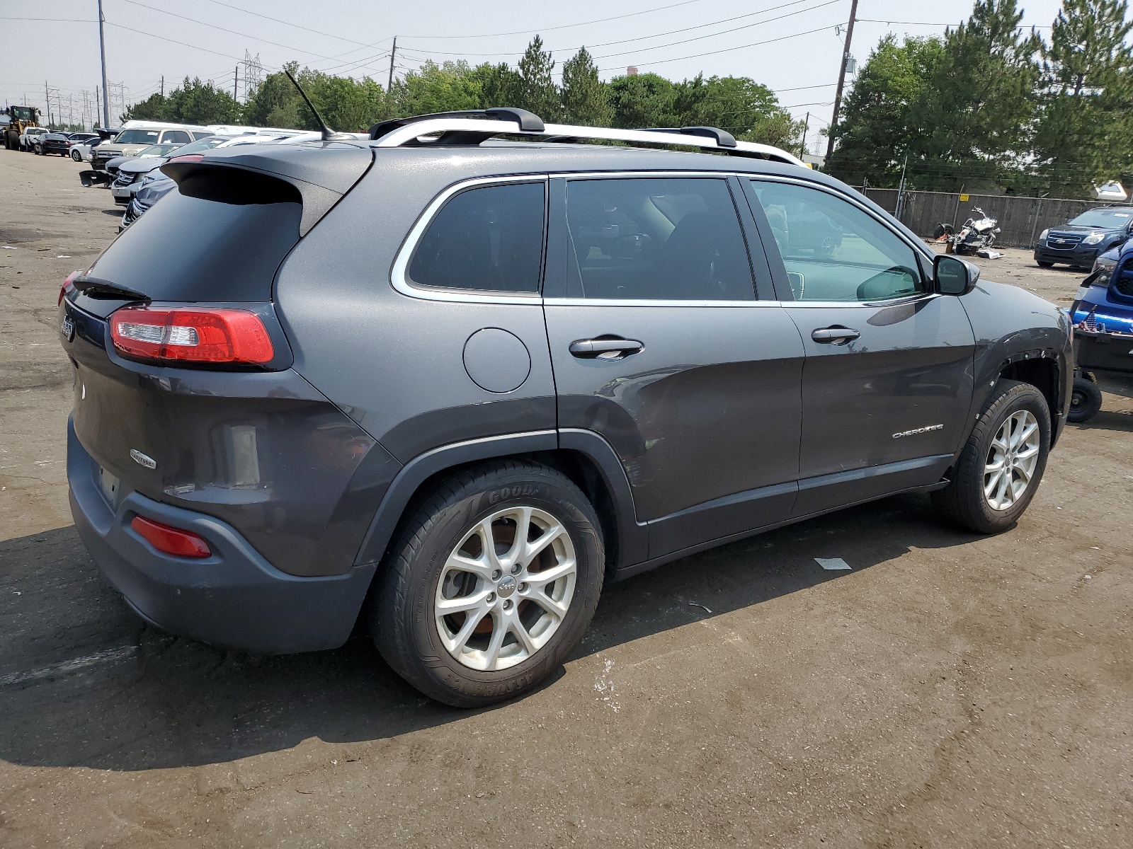 2015 Jeep Cherokee Latitude vin: 1C4PJMCB0FW541569