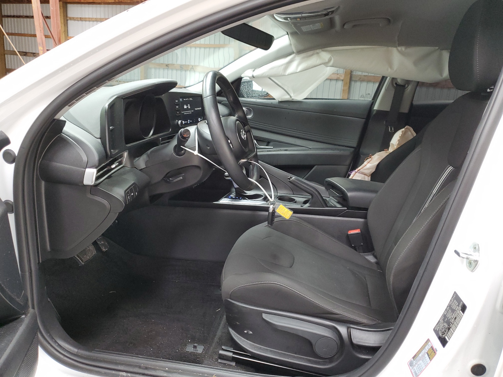 KMHLM4AGXNU362028 2022 Hyundai Elantra Sel