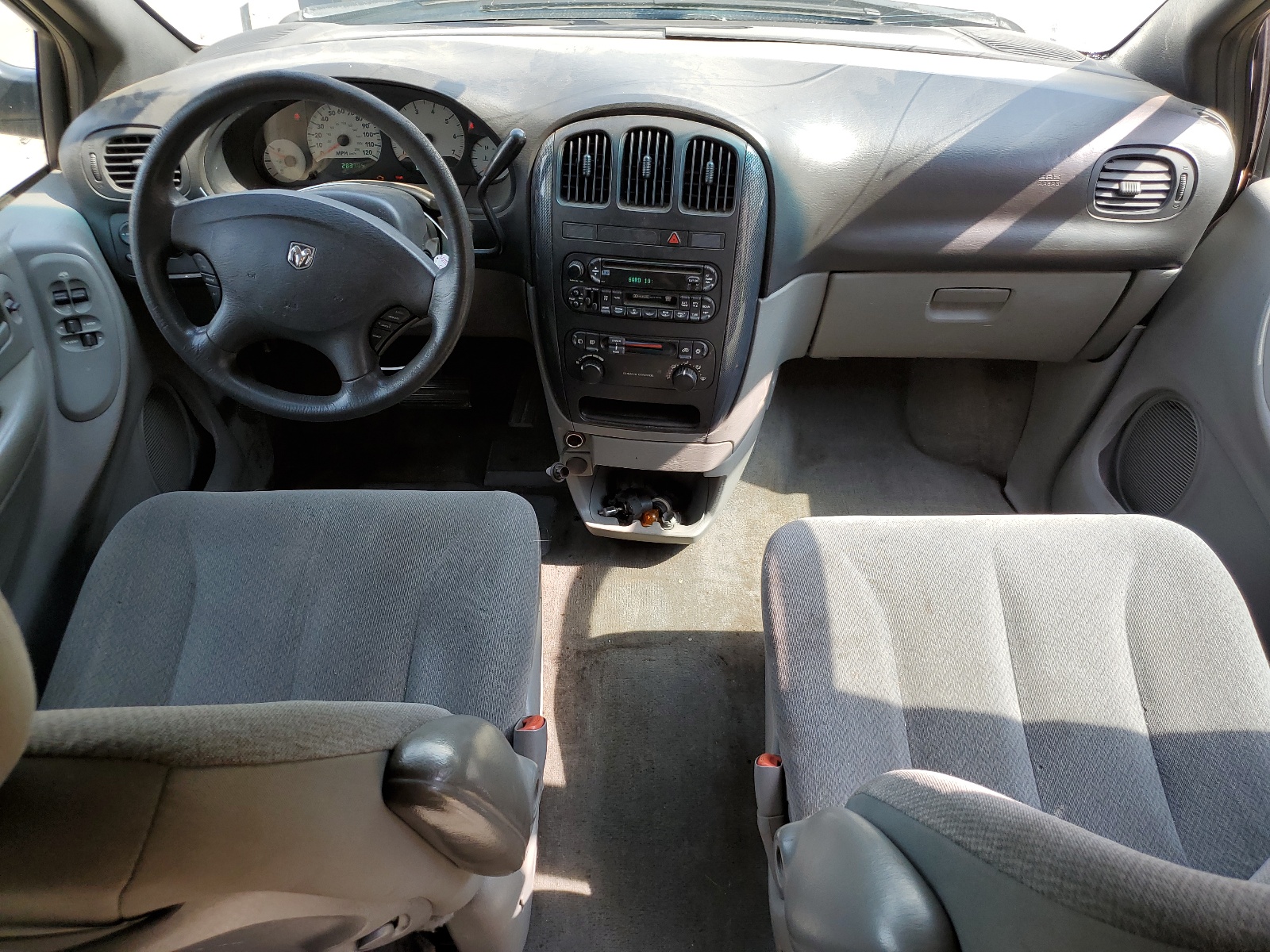 1D4GP45R95B134819 2005 Dodge Caravan Sxt