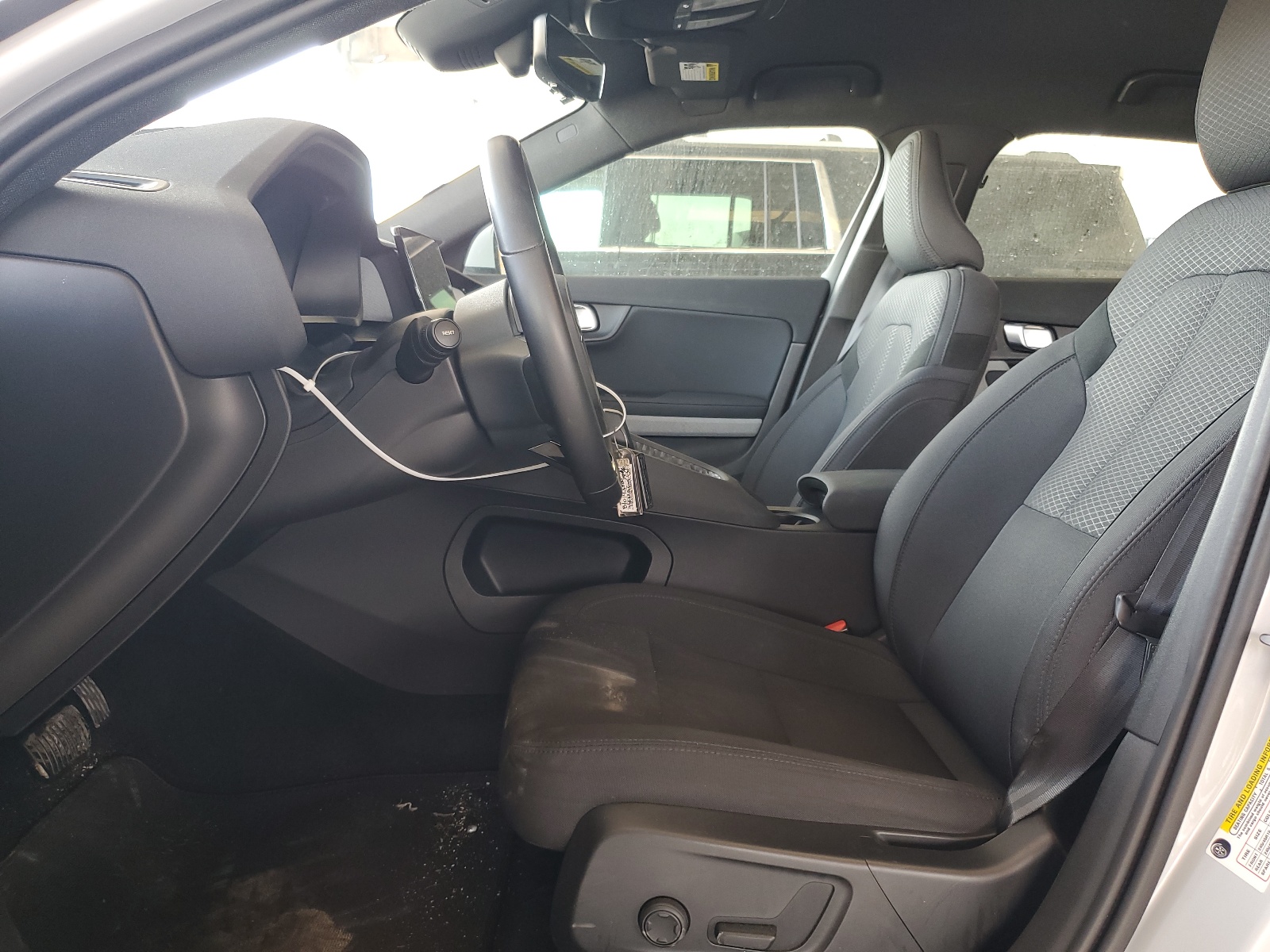 YSMEG3KA2PL125541 2023 Polestar 2