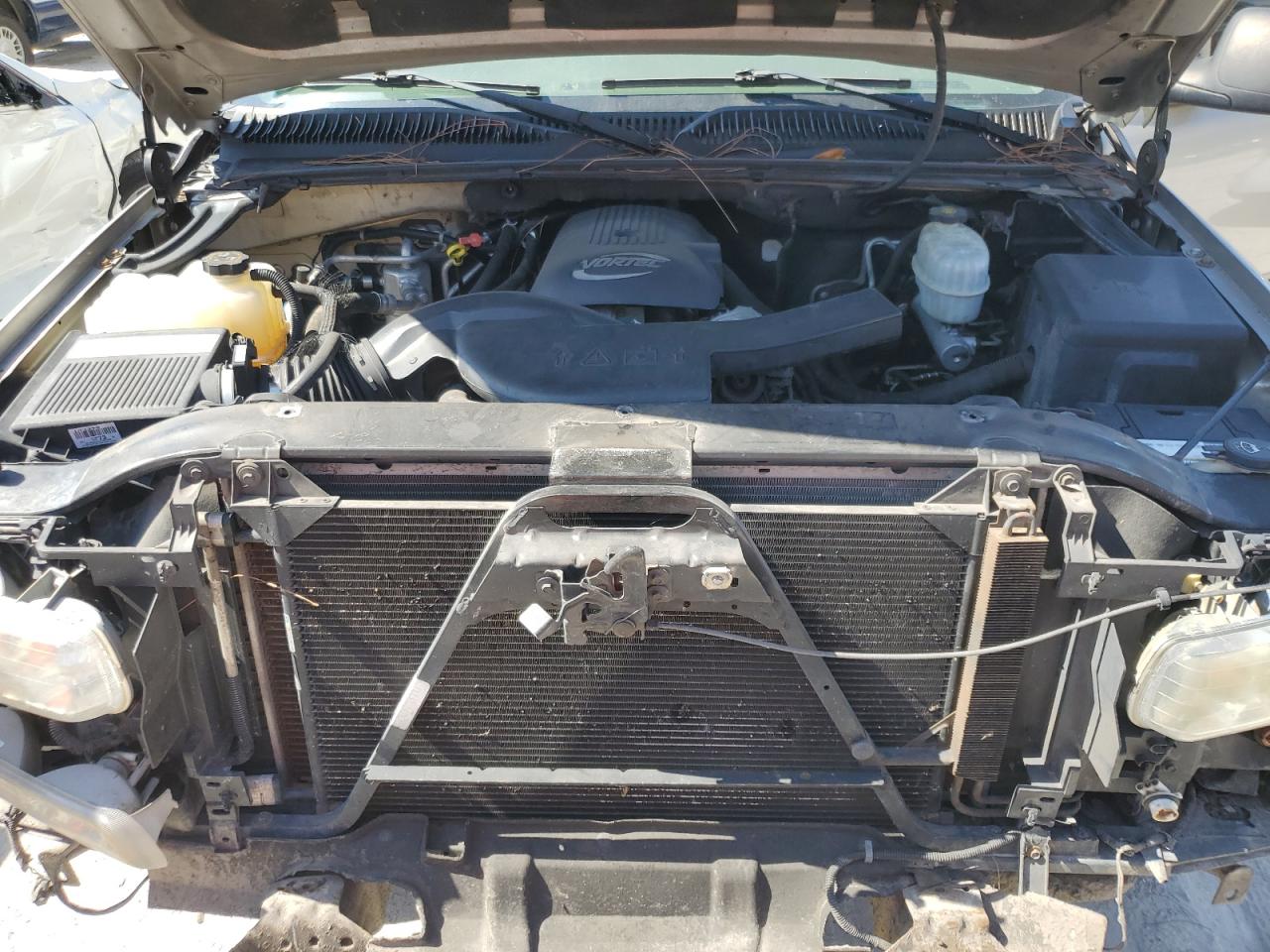 2005 Chevrolet Tahoe C1500 VIN: 1GNEC13T95J106240 Lot: 63595394