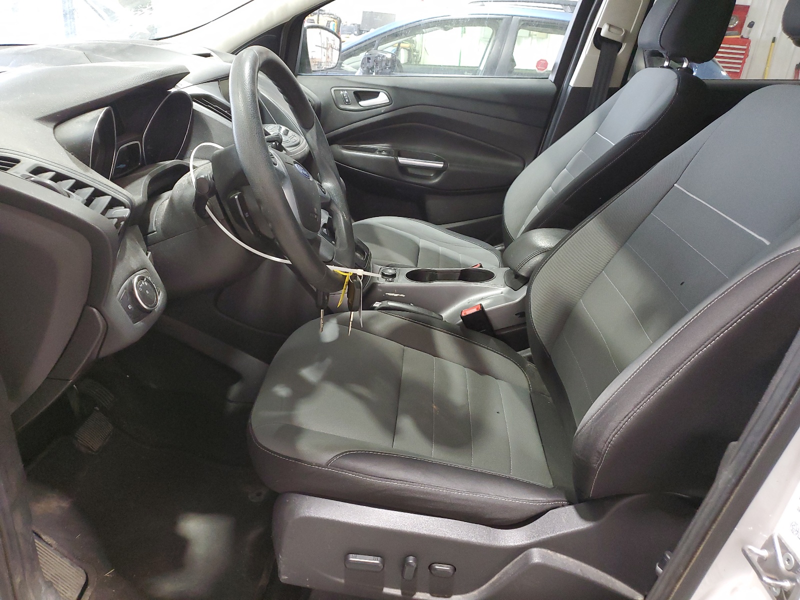 1FMCU9G92FUC70841 2015 Ford Escape Se