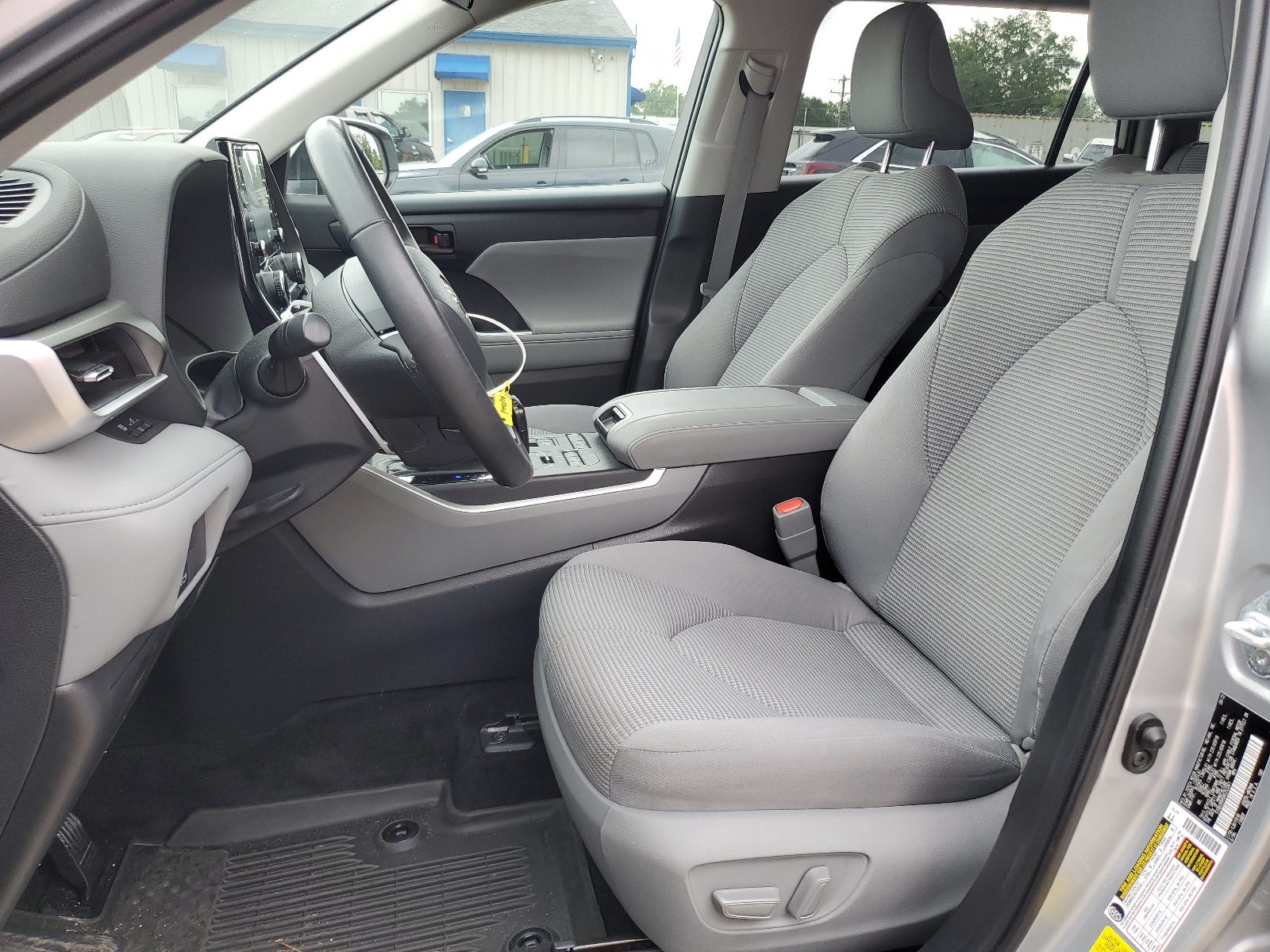 5TDBZRBH5NS253261 2022 Toyota Highlander L