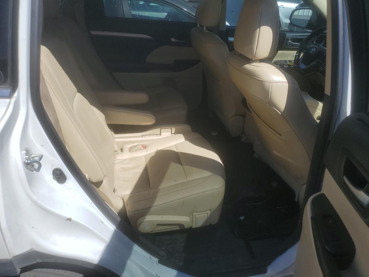 2018 Toyota Highlander Se VIN: 5TDKZRFH9JS535066 Lot: 64479974