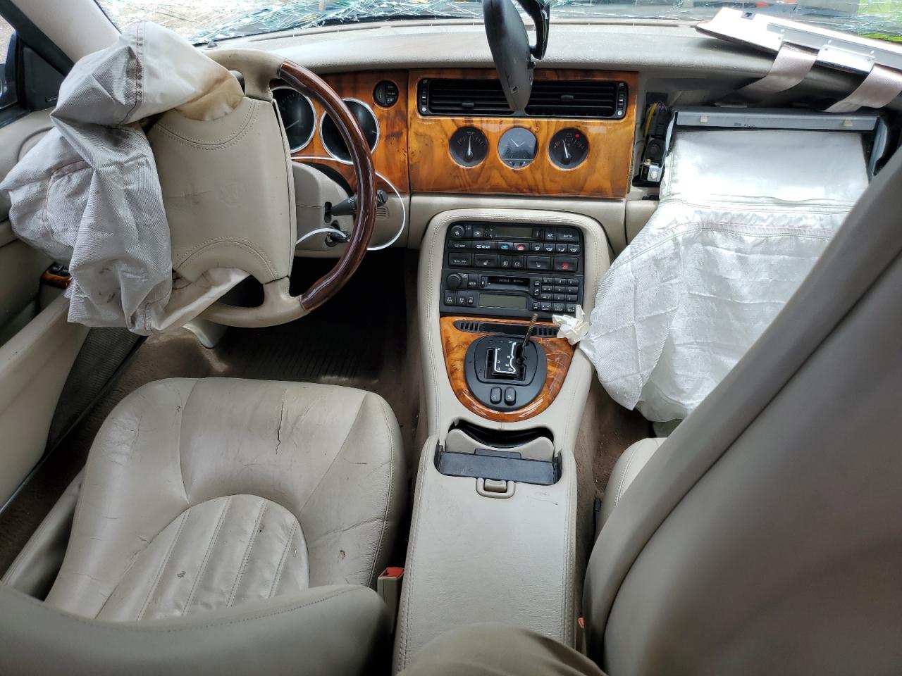 1998 Jaguar Xk8 VIN: SAJGX5240WC025822 Lot: 61622124