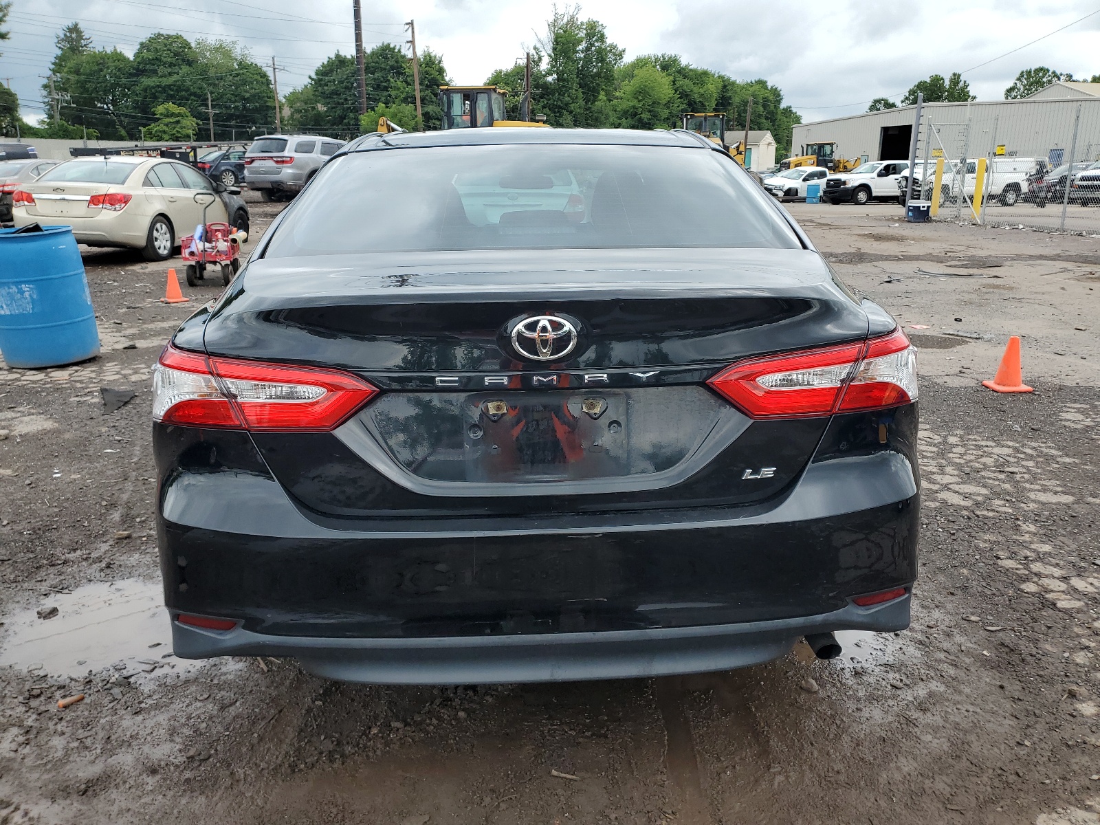 2018 Toyota Camry L vin: 4T1B11HK7JU058601