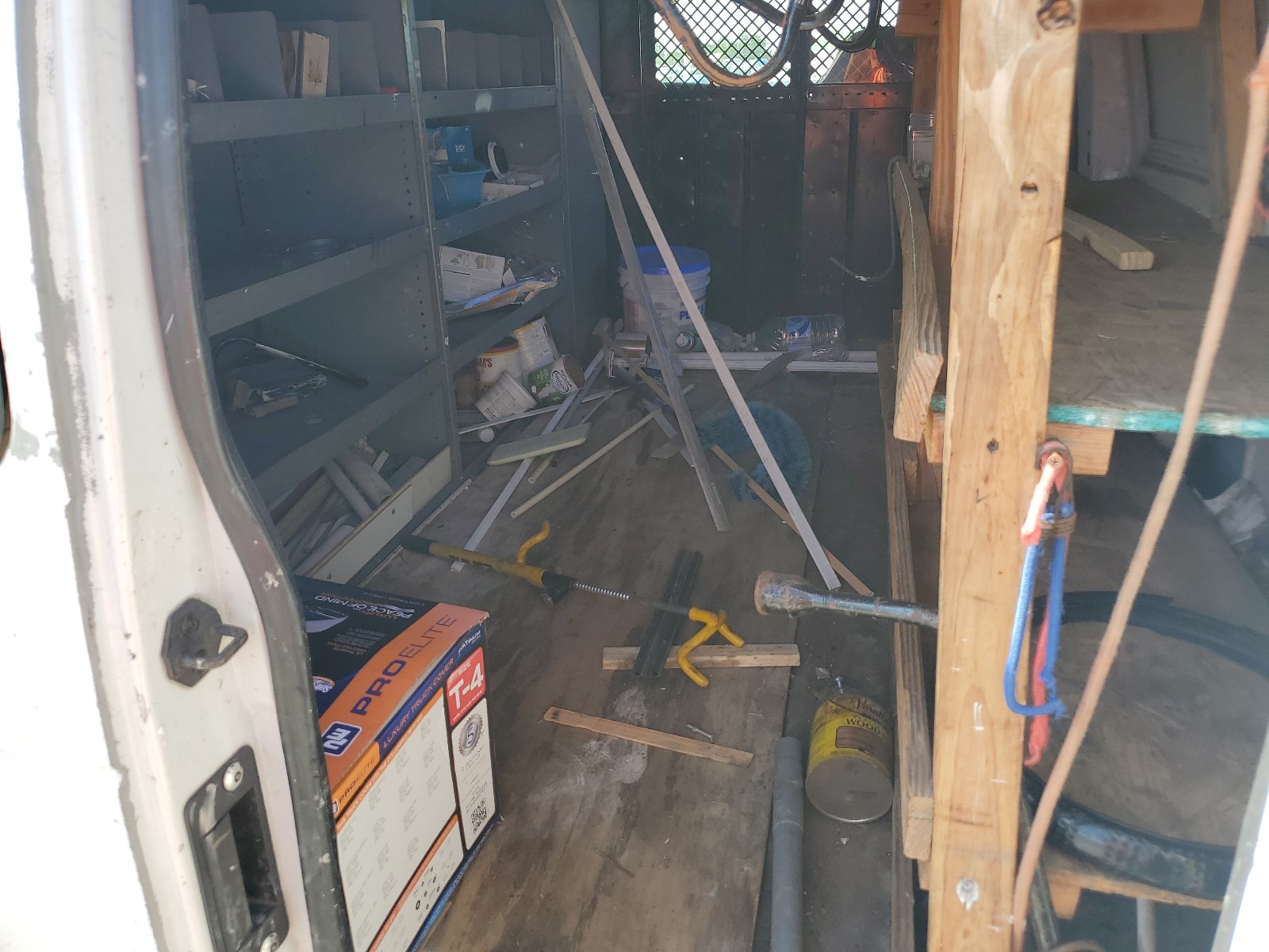 1FTNE24L81HA26355 2001 Ford Econoline E250 Van