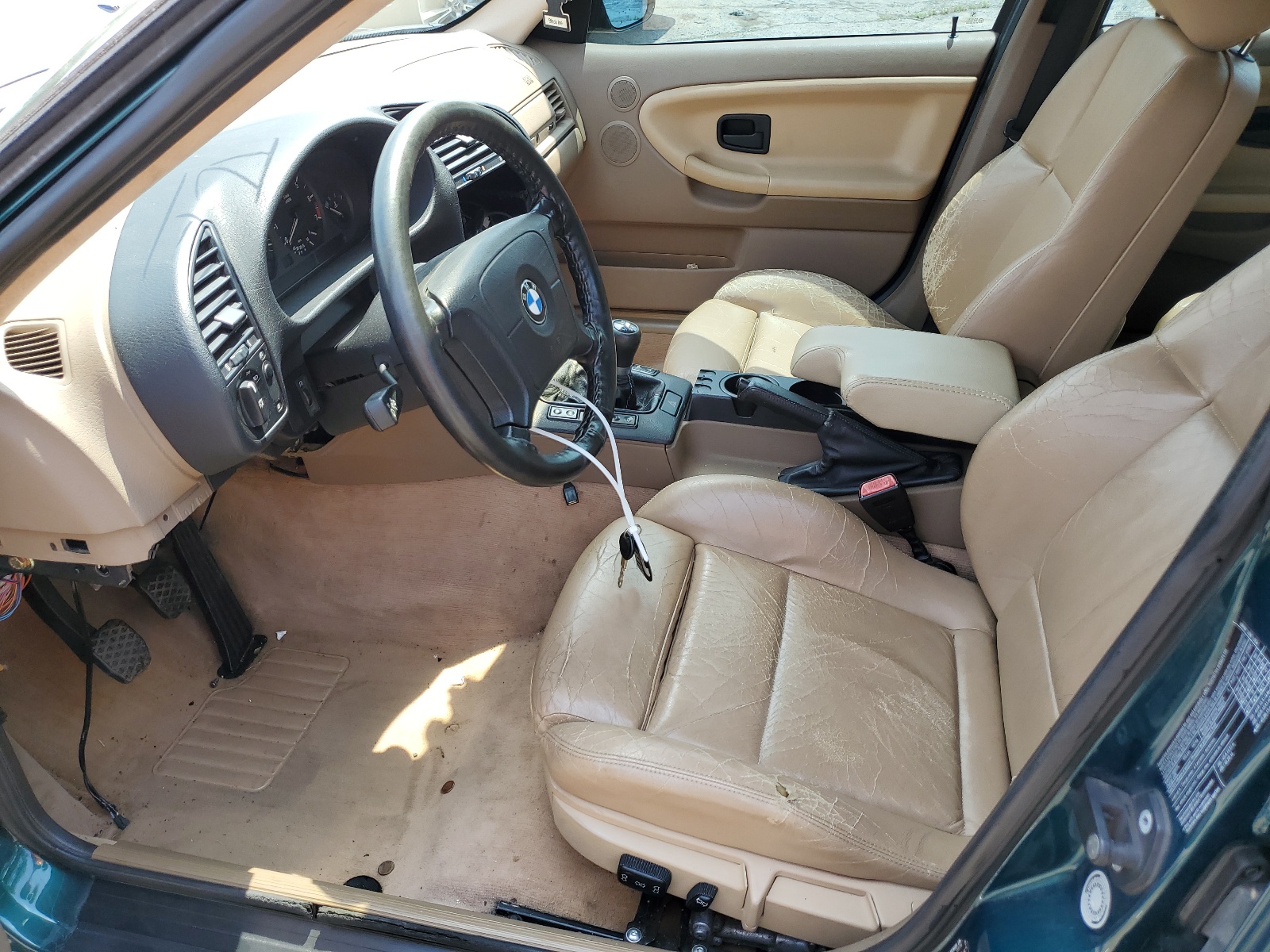 WBACD332XTAV17477 1996 BMW 328 I