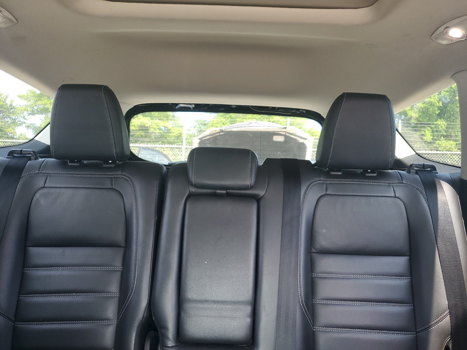 1FMCU9J99JUA14648 2018 Ford Escape Titanium