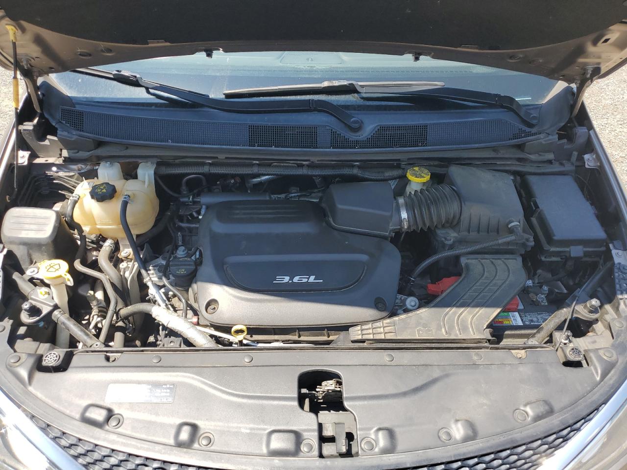 2017 Chrysler Pacifica - Image 14