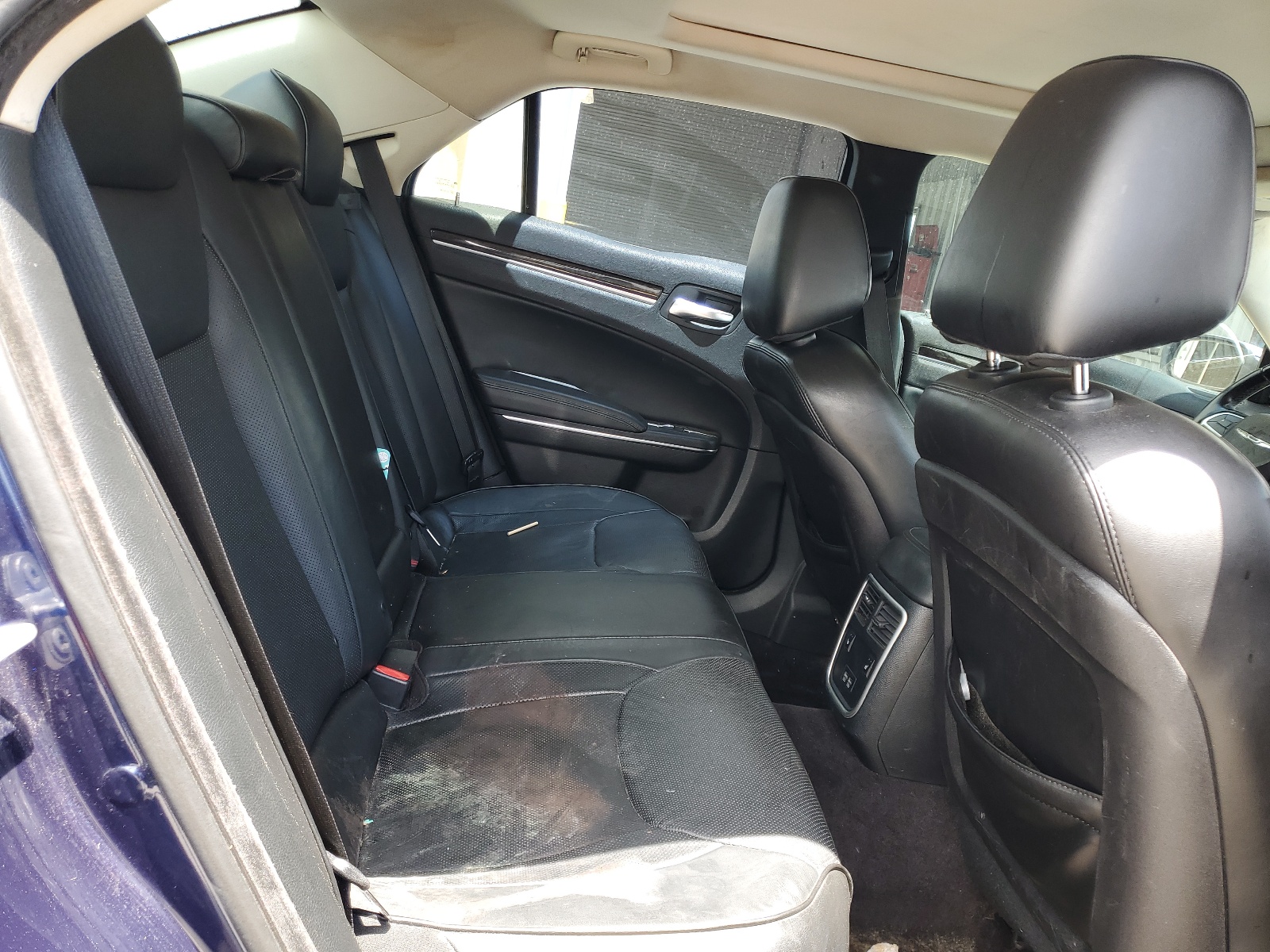 2C3CCAEG8HH586829 2017 Chrysler 300C