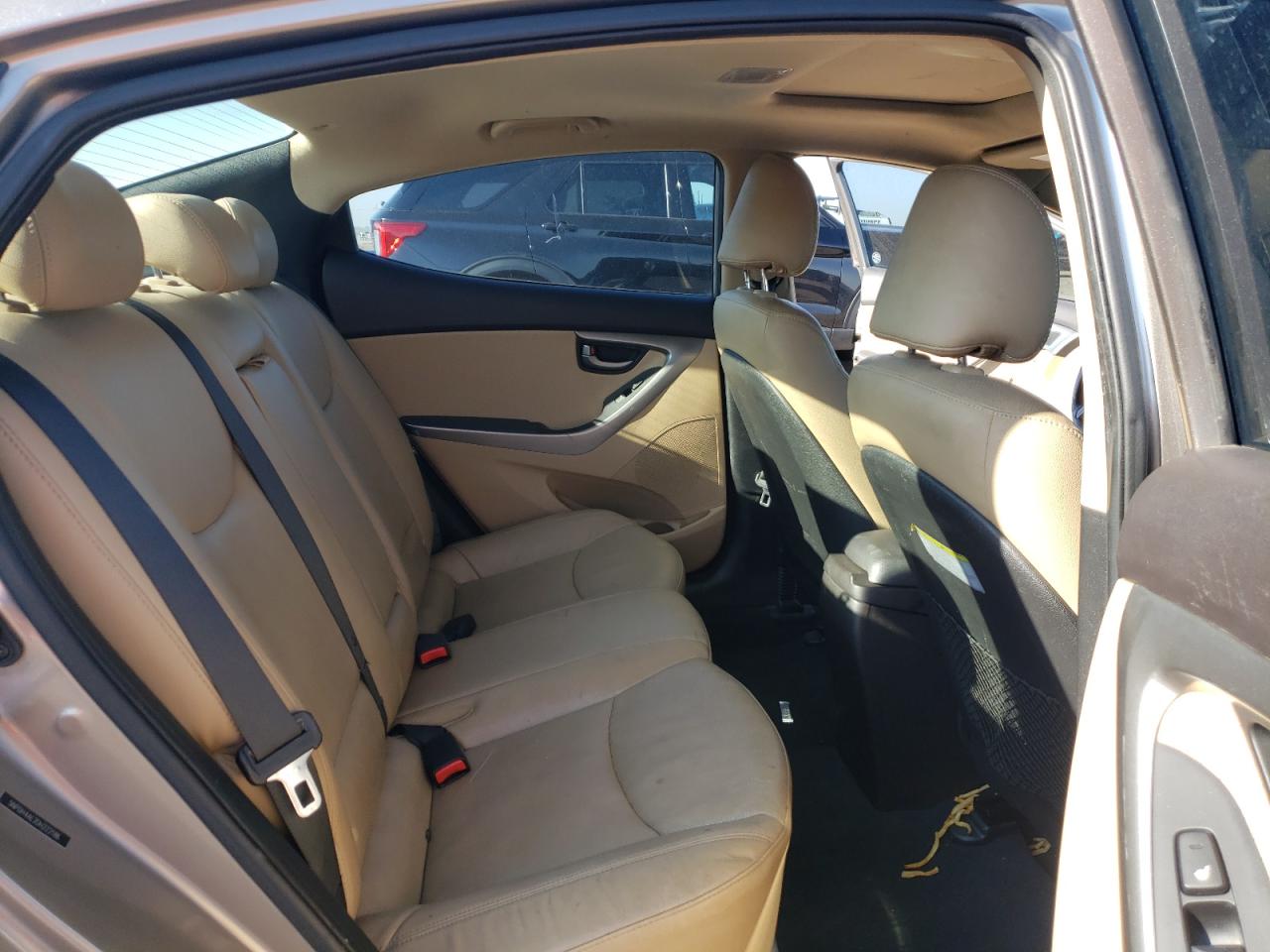 2013 Hyundai Elantra - Image 10