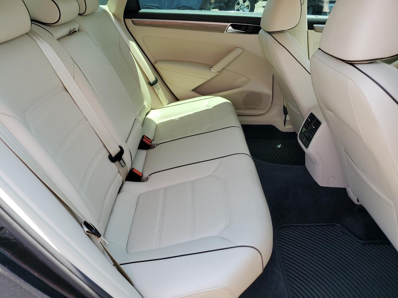 2017 Volkswagen Passat Se VIN: 1VWBT7A35HC026876 Lot: 62906914