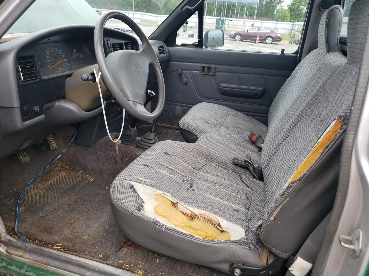 1992 Toyota Pickup 1/2 Ton Short Wheelbase Dlx VIN: JT4RN01P4N7053688 Lot: 65262654