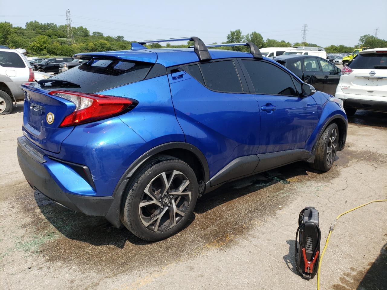 VIN NMTKHMBX8JR009285 2018 TOYOTA C-HR no.3