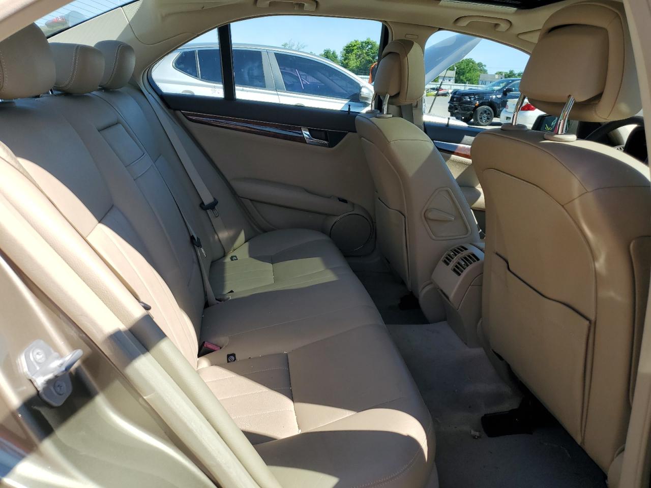 2010 Mercedes-Benz C 300 4Matic VIN: WDDGF8BB9AF497810 Lot: 61443964