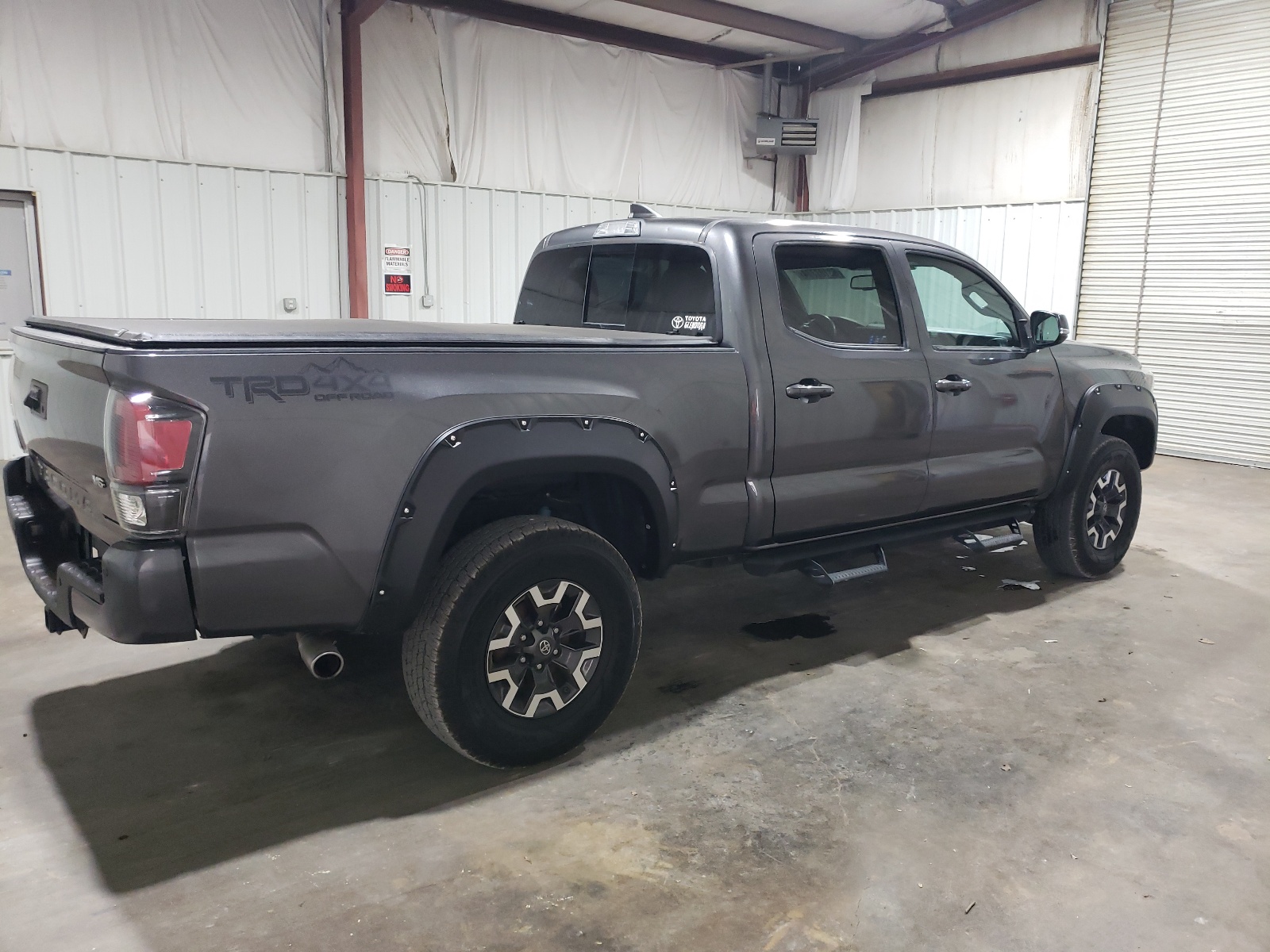 2018 Toyota Tacoma Double Cab vin: 3TMDZ5BN7JM051460