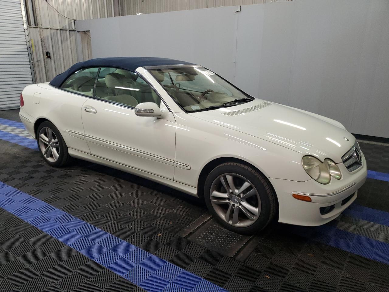 WDBTK56F07T083565 2007 Mercedes-Benz Clk 350