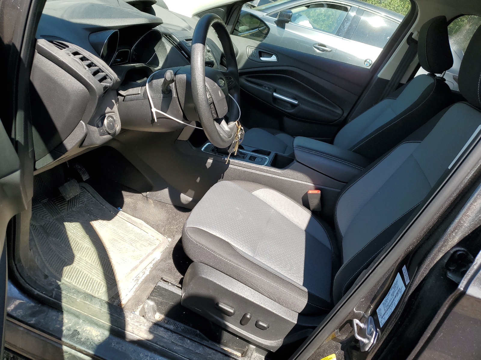 1FMCU9GD4JUC23730 2018 Ford Escape Se