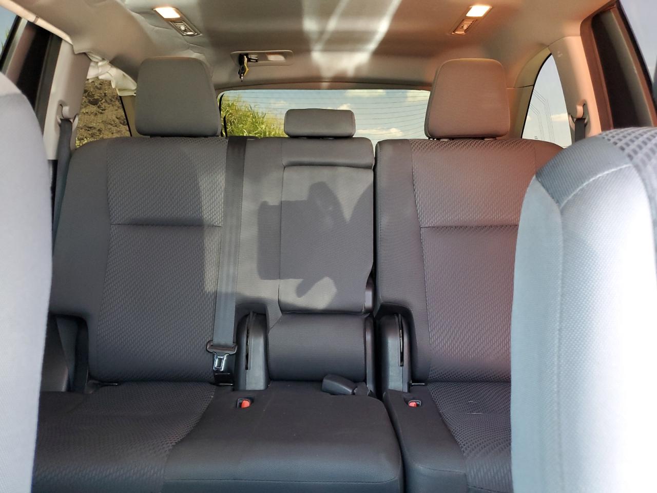 2018 Toyota Highlander Le VIN: 5TDZZRFHXJS272861 Lot: 62359144