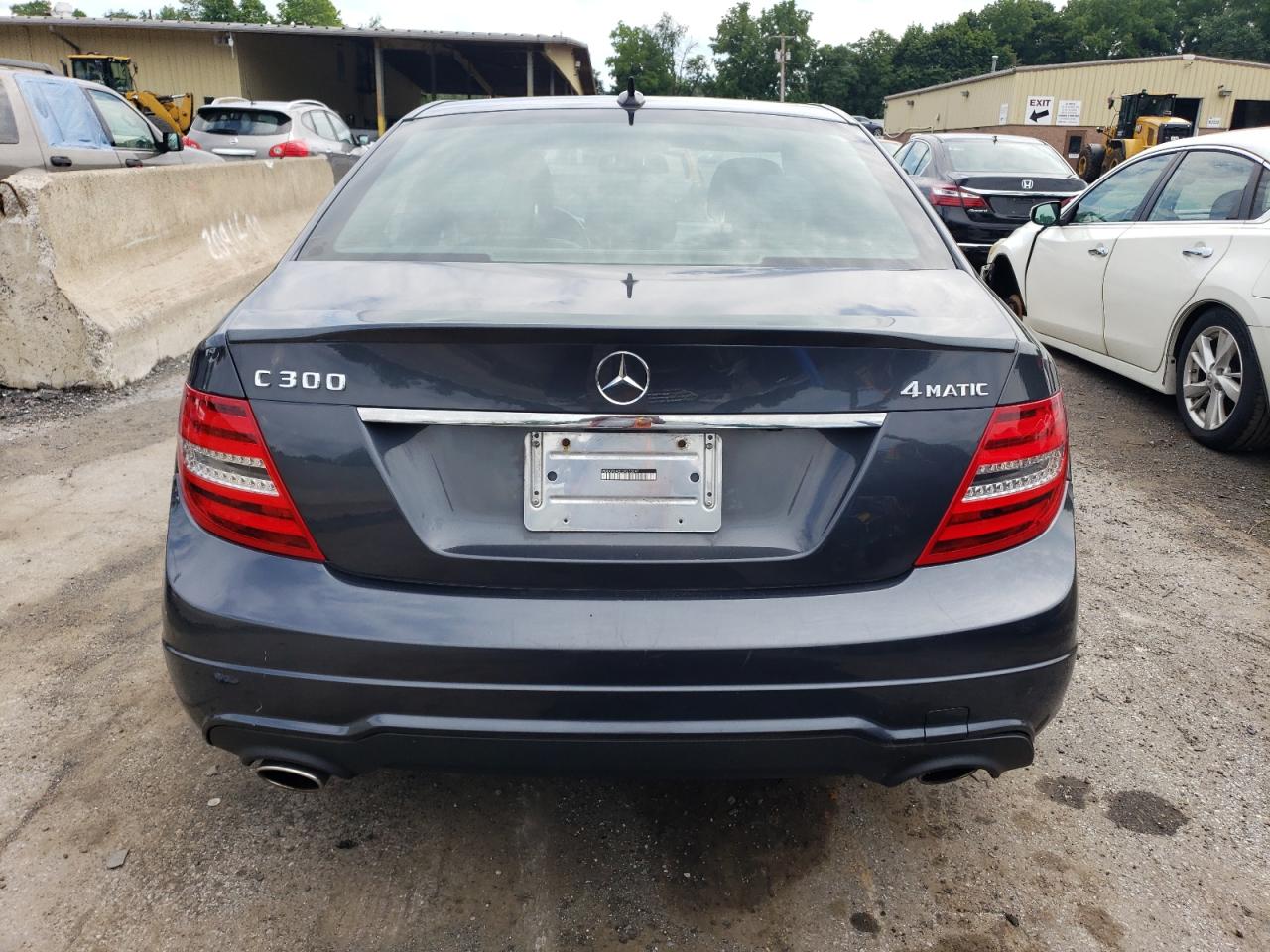 2013 Mercedes-Benz C 300 4Matic VIN: WDDGF8AB3DR273047 Lot: 63906404