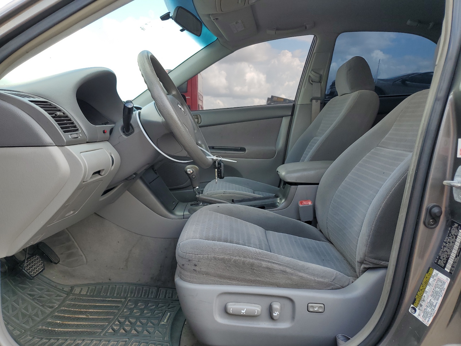 4T1BE32K05U501072 2005 Toyota Camry Le