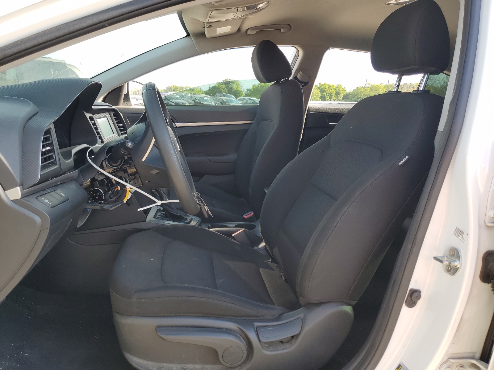 5NPD74LF0KH497142 2019 Hyundai Elantra Se