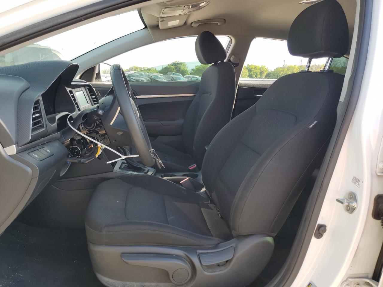 2019 Hyundai Elantra Se VIN: 5NPD74LF0KH497142 Lot: 62704364