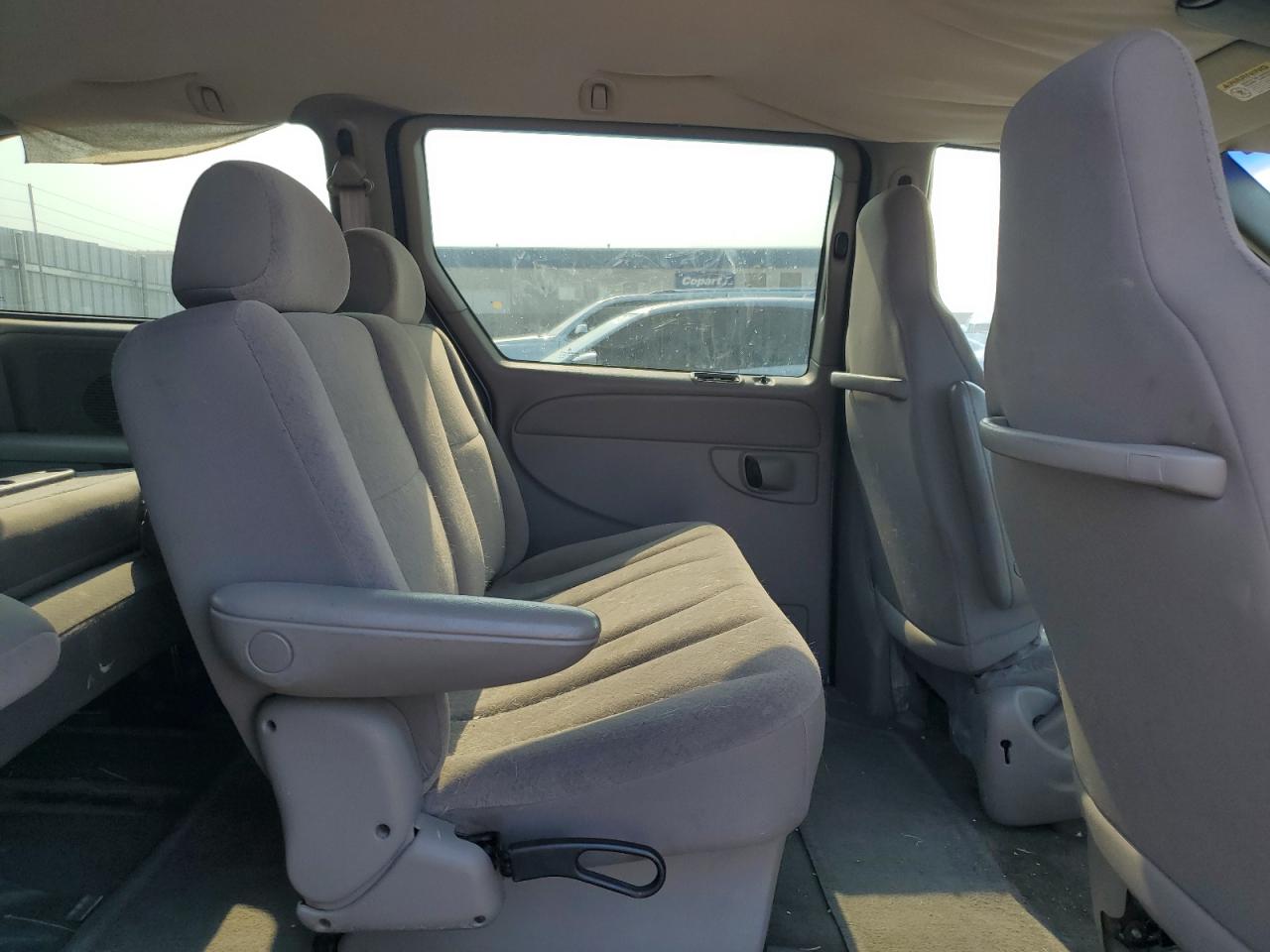 2002 Dodge Grand Caravan Sport VIN: 2B4GP44302R741664 Lot: 63966684