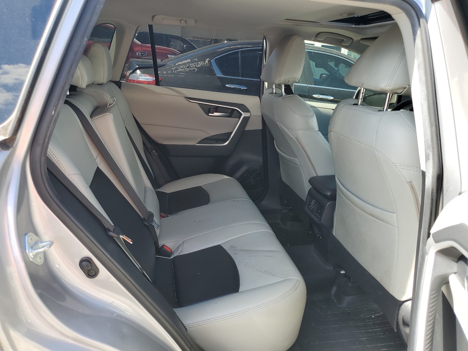 JTMW1RFV9KD011511 2019 Toyota Rav4 Xle