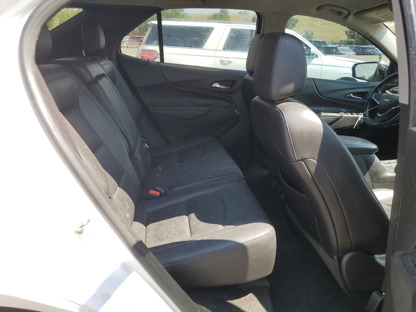 2GNAXVEV3J6302237 2018 Chevrolet Equinox Premier